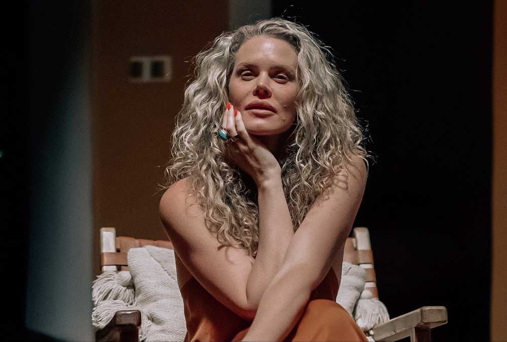 Kelly Monrow Keeps It Simple on “Tryna Dance”