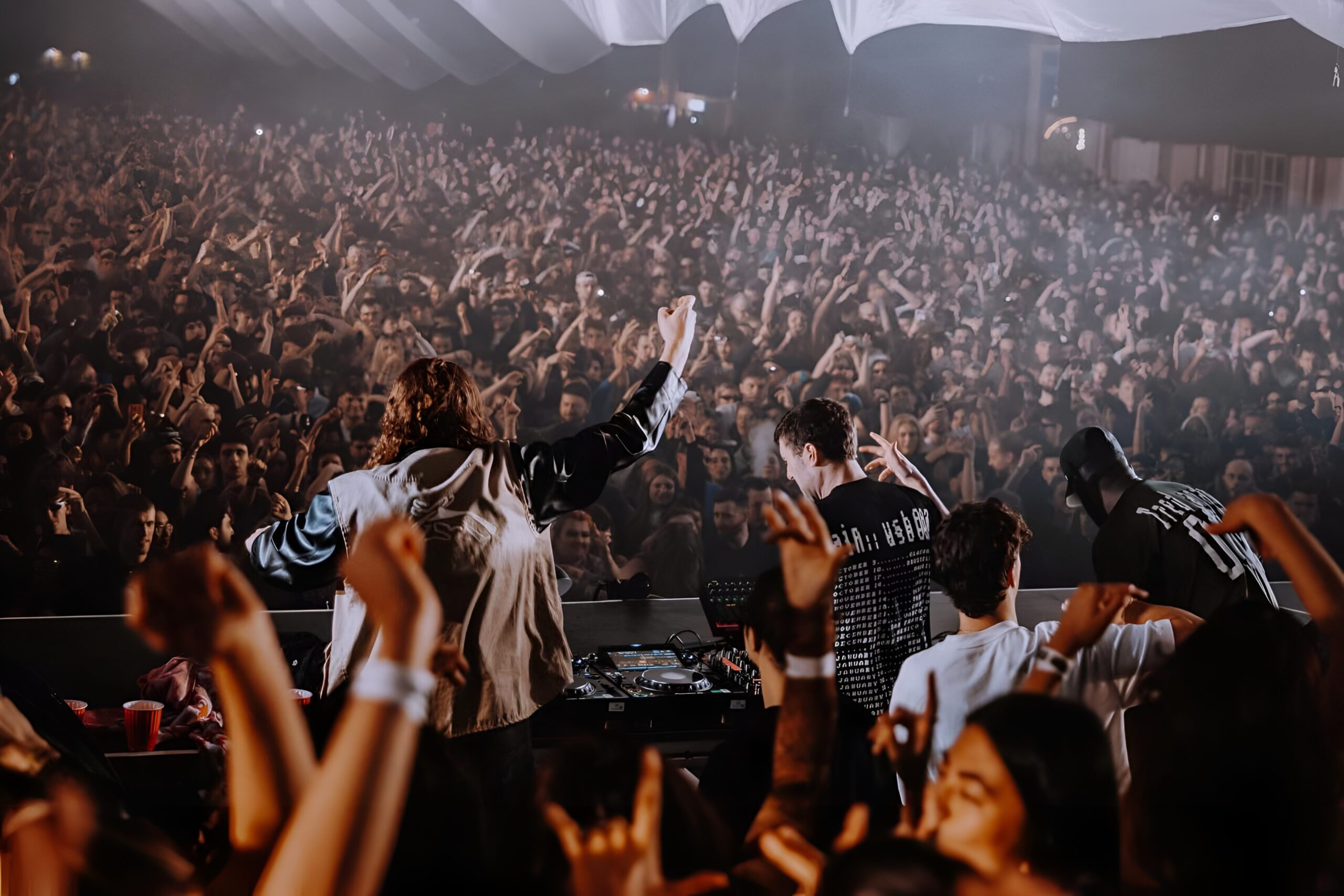 Fred again.. Unveils Massive 108-Hour 'USB002' Tour Mix on YouTube
