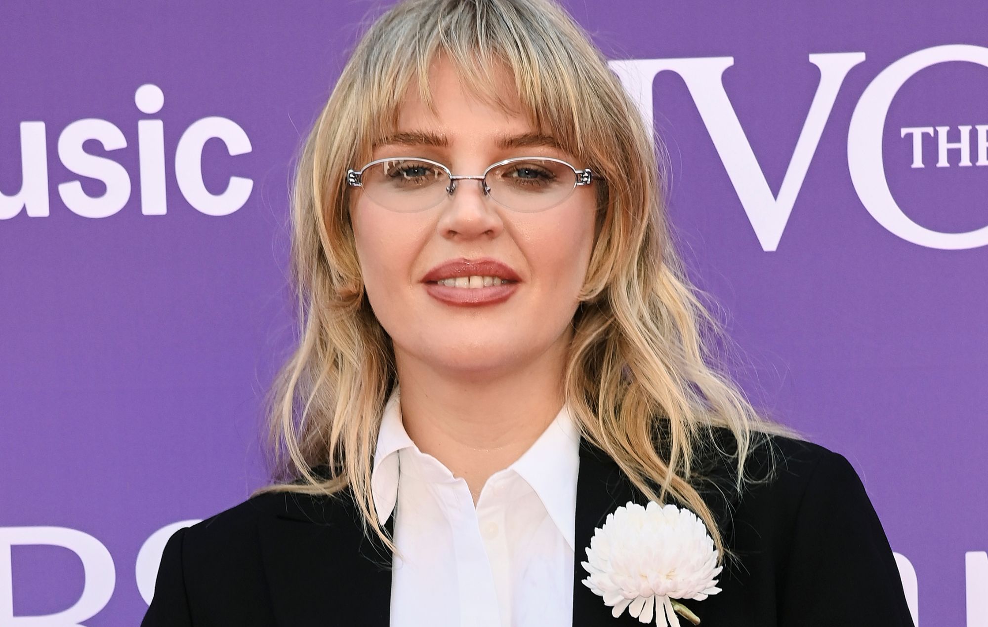 Self Esteem Announces Hiatus: "I Want to Test Myself"