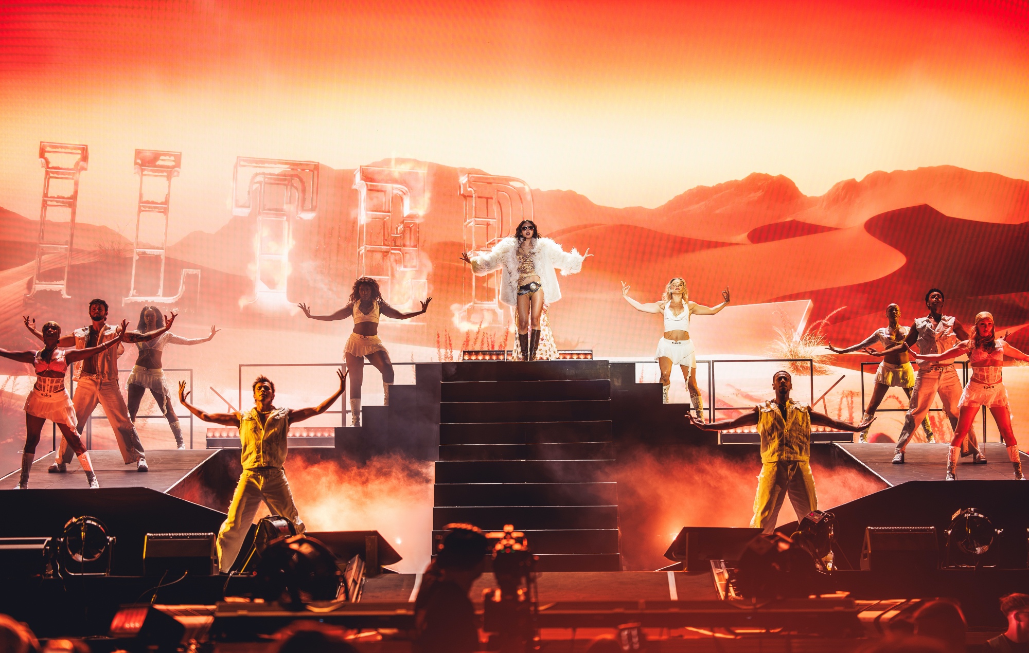 JENNIE Delivers Electrifying Performance of 'Dracula' at Mad Cool 2026