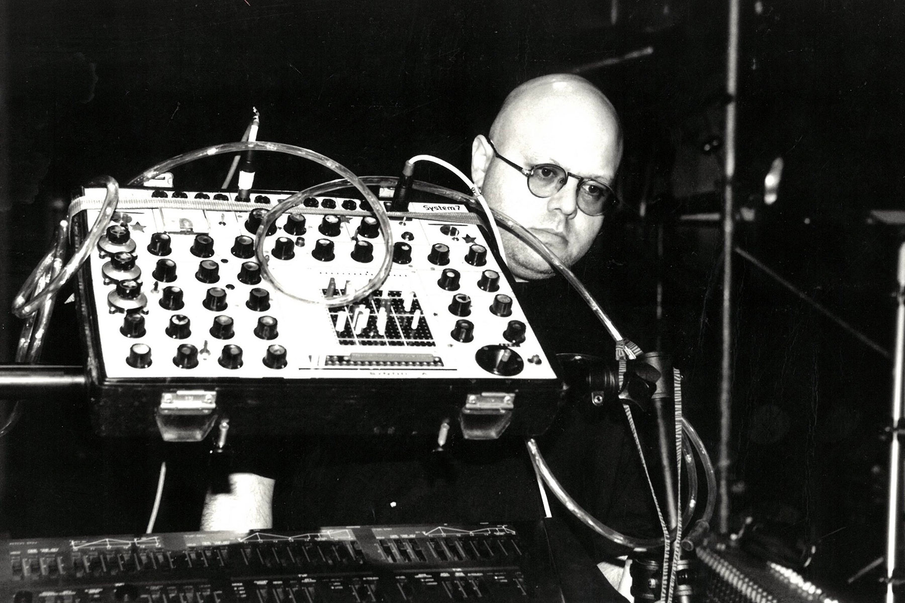 Mickey Mann, Renowned Sound Engineer for Aphex Twin and Orbital, Passes Away at 64