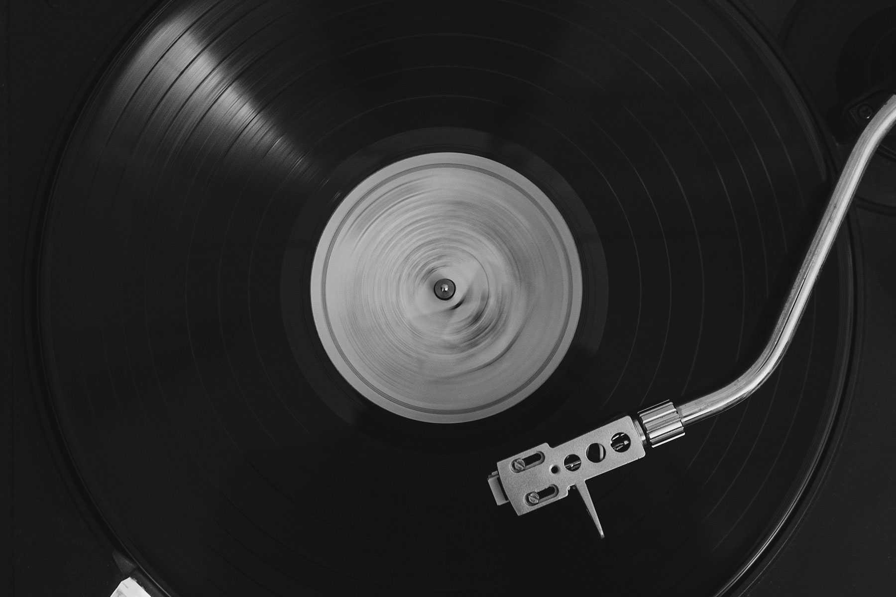 Suno Introduces Custom Vinyl Service for AI-Generated Music