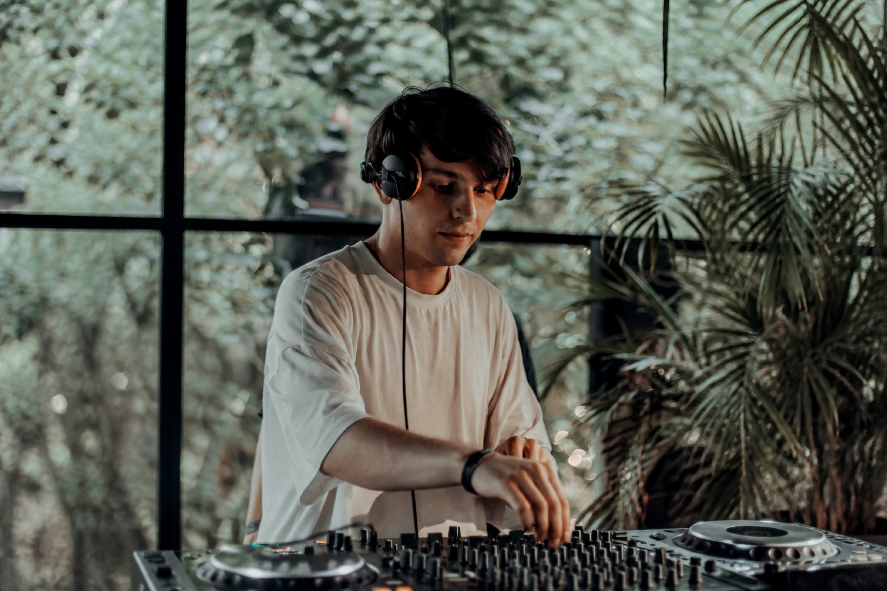 Matt Hauser Joins EG After with New Deep Mix