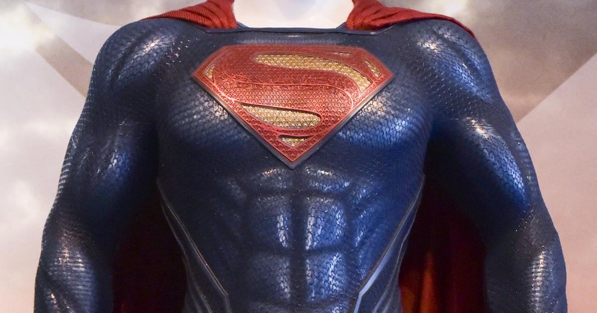 Dean Cain Hospitalized Following Hernia Surgery